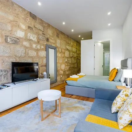 A Window To - Premium By The River * Oporto